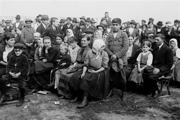 پناهنده‌ها و تبعیدی‌ها